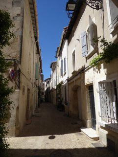 ...dans cette charmante ville d'Arles.